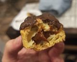 Foto del paso 6 de la receta: Bombas rellenas de dulce de leche, bañadas con chocolate