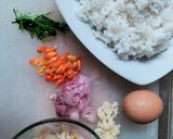 Foto langkah ke 1 dari resep Nasi Goreng Daun Jeruk Bumbu Iris.