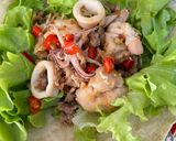 รูปขั้นตอนการทำที่ 6 ของ 🌯 รวมมิตร หมู กุ้ง หมึก ปลา คั่วพริกเกลือห่อแป้งตอติญ่า Wrap