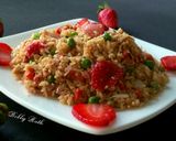 A picture of step 6 of Strawberry cottage cheese fried rice.