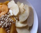 Foto del paso 2 de la receta: Hojaldre de frutas, piñones y limón confitado, sobre crema pastelera
