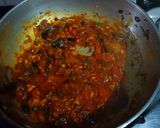 A picture of step 4 of Kolhapuri Misal Pav.