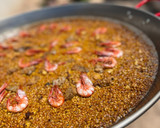 Foto del paso 6 de la receta: Arroz con sepia, atún y gambitas