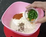 A picture of step 4 of Noodles Mirch Pakora.