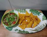 A picture of step 3 of Avocado and Spinach salsa dip with Maize and Wheat flour Nachos.