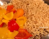A picture of step 9 of Stir-Fried Instant Noodles with Stuffed Mushrooms.