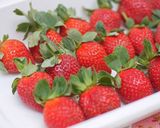 Foto langkah ke 1 dari resep Korean Strawberry Milk.