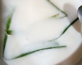 Foto langkah ke 1 dari resep Kue Lapis Pandan #kamismanis #StepByStep.