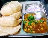 A picture of step 5 of Dhaba-Style Chole Puri.