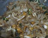 Foto langkah ke 6 dari resep 1071. Kwetiau Goreng Spicy.