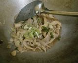 Foto langkah ke 4 dari resep Resep Tumis Jamur Tiram Single Sederhana.