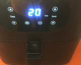 Foto del paso 11 de la receta: Patatas fritas en airfryer con costillejas y tomate