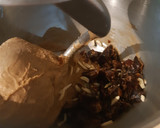 Foto langkah ke 4 dari resep Roti Kurma Kenari aroma Kopi.