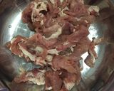รูปขั้นตอนการทำที่ 1 ของ “ผัดพริกอ่อนหมูหมักตับสด”