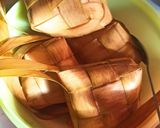 Foto langkah ke 4 dari resep Ketupat Magic Com.