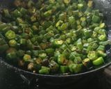A picture of step 1 of Onion wali bhindi.