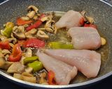 Foto del paso 2 de la receta: Fideos (fideuà) con cazón y rape