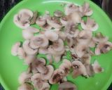 A picture of step 2 of Dry Matar Mushroom.