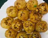 A picture of step 2 of Pani Puri.