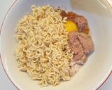 Foto langkah ke 2 dari resep Pancake mi boncabe.