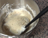 Foto del paso 3 de la receta: Bizcochuelo de claras y limón sin azúcar y sin gluten ideal para desayunos y meriendas