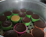 Foto langkah ke 5 dari resep *Kue Pisang Kukus*.