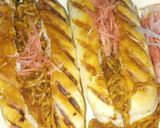 A picture of step 4 of Japanese noodle sandwich(yakisoba bread).