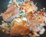 Foto del paso 2 de la receta: Carre de cerdo con verduritas a la crema