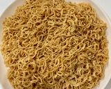 Hình bước làm 2 của món Mì xào bò