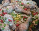 Foto del paso 2 de la receta: Muslos de pollo con salsa 🍗