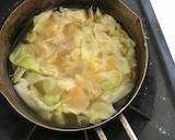 Japanese Egg and Cabbage Soup (Kakitamajiru) recipe step 4 photo
