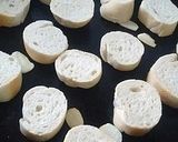 Foto del paso 2 de la receta: Tostas de Caviar y Alcaparras