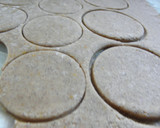 Foto del paso 3 de la receta: Alfajores de chocolate y dulce de leche