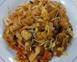 Foto langkah ke 6 dari resep 13. Kwetiau Goreng ala Resto.