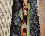 Foto del paso 4 de la receta: Uramaki de pollo teriyaki y maki de surimi sushi