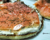Foto del paso 4 de la receta: Pancakes con mousse de queso fresco con aceitunas, y salmón