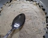Foto langkah ke 5 dari resep No-Bake Oreo Cheesecake.