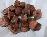 Foto langkah ke 3 dari resep Saikoro Beef Steak.