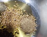 Foto del paso 1 de la receta: Judías baby, rovellones, espárragos con mezcla de especias