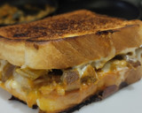 Foto del paso 7 de la receta: Sandwich🥯de carne🧅y queso🧀🥩🫑