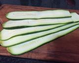 Foto del paso 1 de la receta: Rollitos de zapallo italiano (sukini o zucchini) rellenos con carne picante