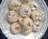 मिल्क पाउडर पेड़ा(Milk powder peda recipe in hindi) रेसिपी चरण 4 फोटो