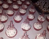 Foto del paso 3 de la receta: Cupcakes con figuras de chocolate