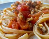 A picture of step 3 of Linguine with Clams and Tuna Bottarga.