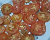 Foto del paso 1 de la receta: Ensalada tomate, rabanitos y zucchini