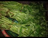 Foto langkah ke 1 dari resep Oseng Kangkung.