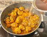 Foto del paso 7 de la receta: Albóndigas a la jardinera “ muy esponjosas”