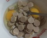 Foto langkah ke 1 dari resep Telur Dadar Sosis Saus Asam Manis.