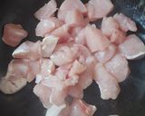 Foto del paso 2 de la receta: Risotto de pollo con caldo
