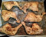 Foto del paso 3 de la receta: Pollo con patatas, tomates y pimiento al ajo y perejil